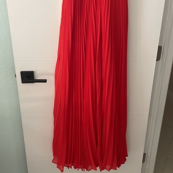 Fame @ Partners Pleated Gown Red And Cream Pleated Wedding Prom - Picture 2 of 11